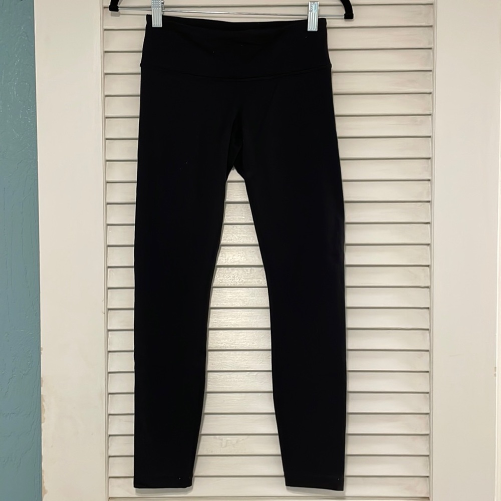lululemon ankle-length leggings; Size: 4; Color: Black